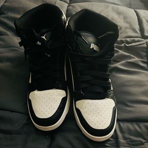 Puma sneaker fills good on feet in good for casual wear.